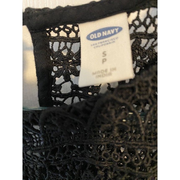 Old Navy Women’s Black Smocked Black Sleeveless Tank Top Blouse Embroidered SP - Picture 3 of 4